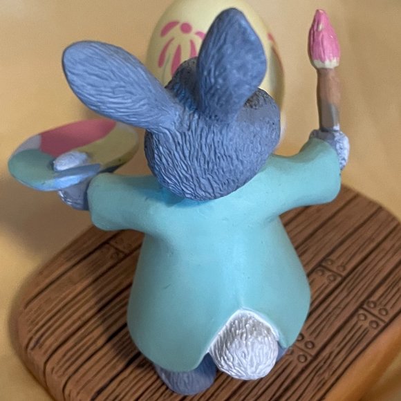 Easter Rabbit Painting Egg Figurine - Picture 4 of 6